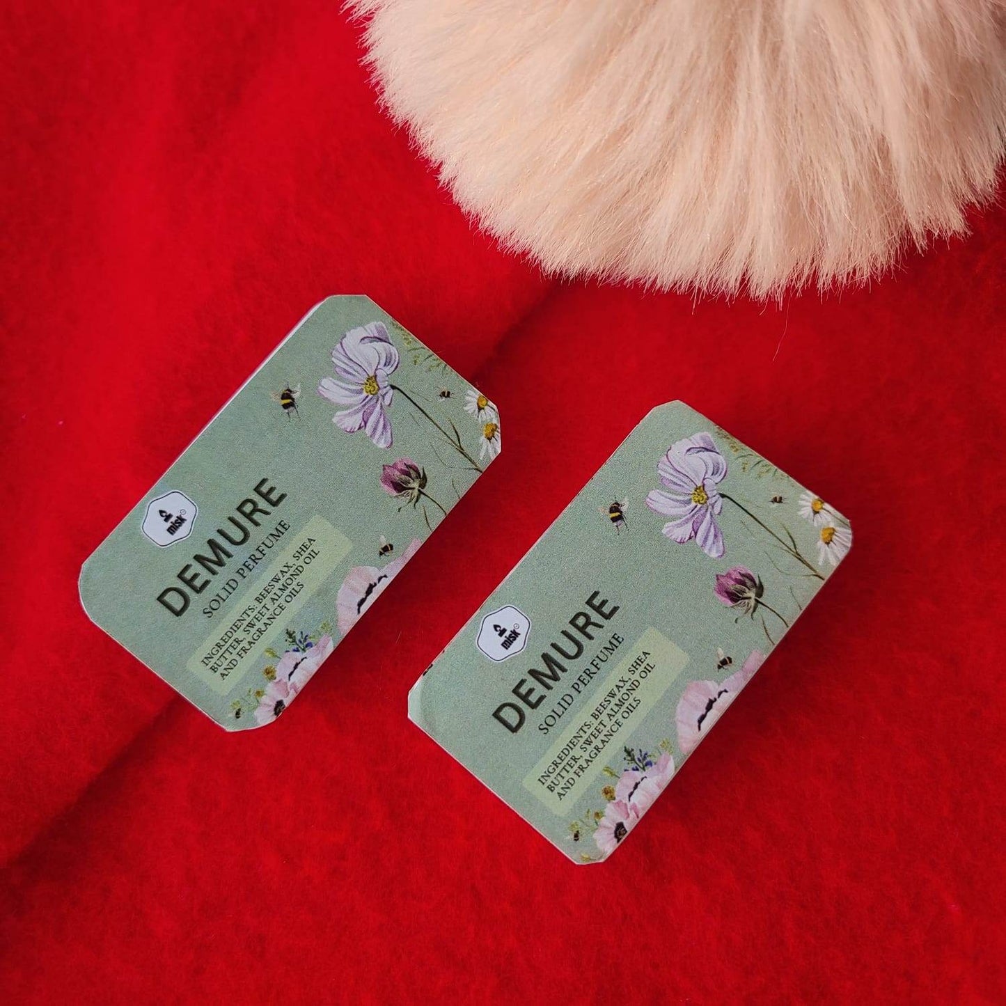 Demure Solid Perfume - Radiant Citrus & Velvety Woods - misk